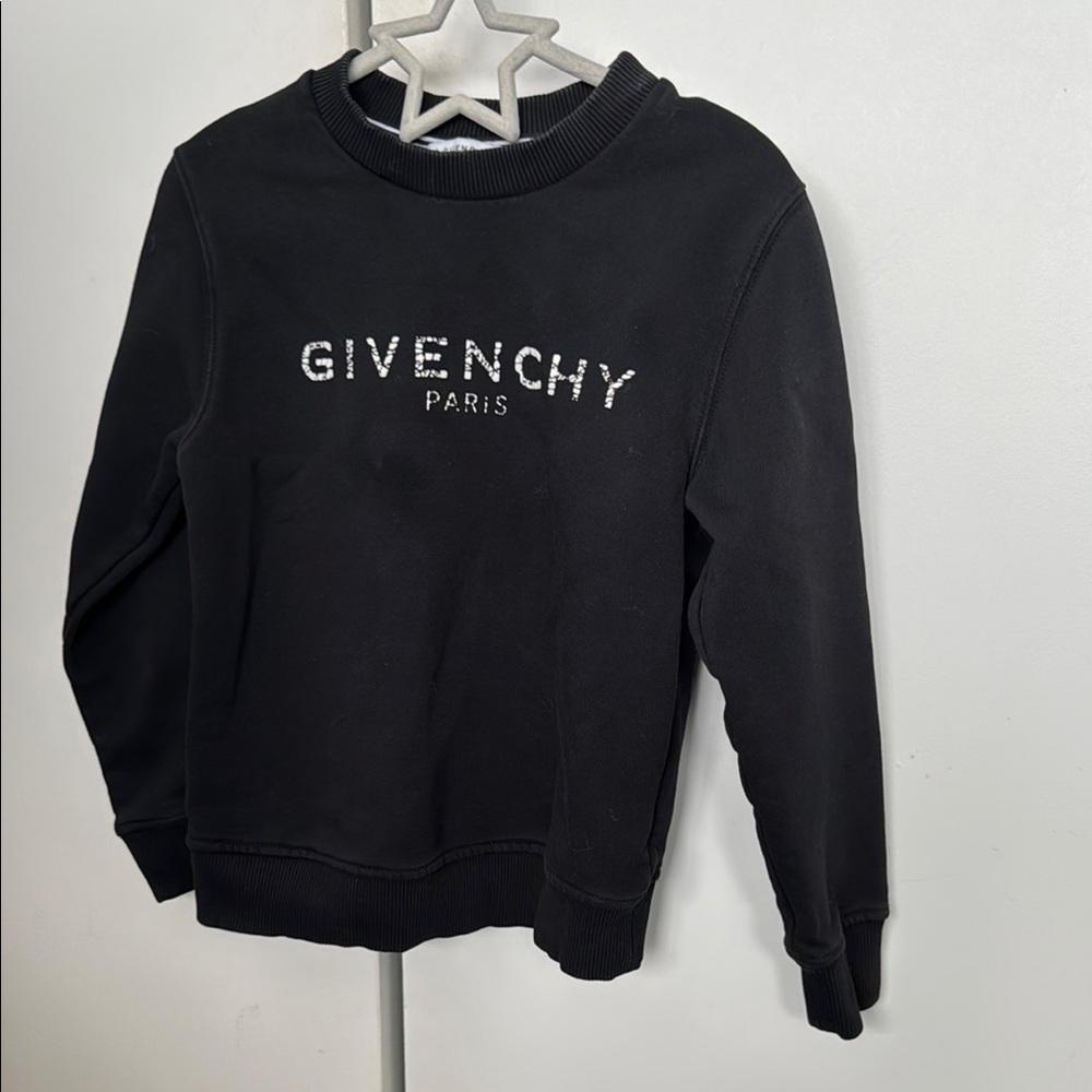 390.00 Givenchy Black Sweatshirt
